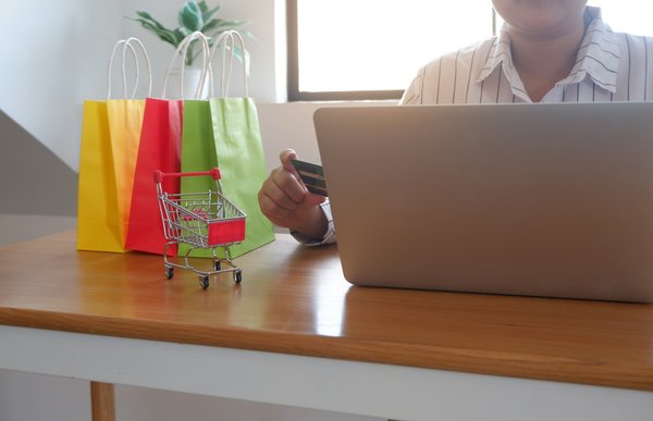 Achat de serviettes hygiéniques en ligne : conseils pour vous orienter